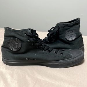 Black High top converse. Size 12